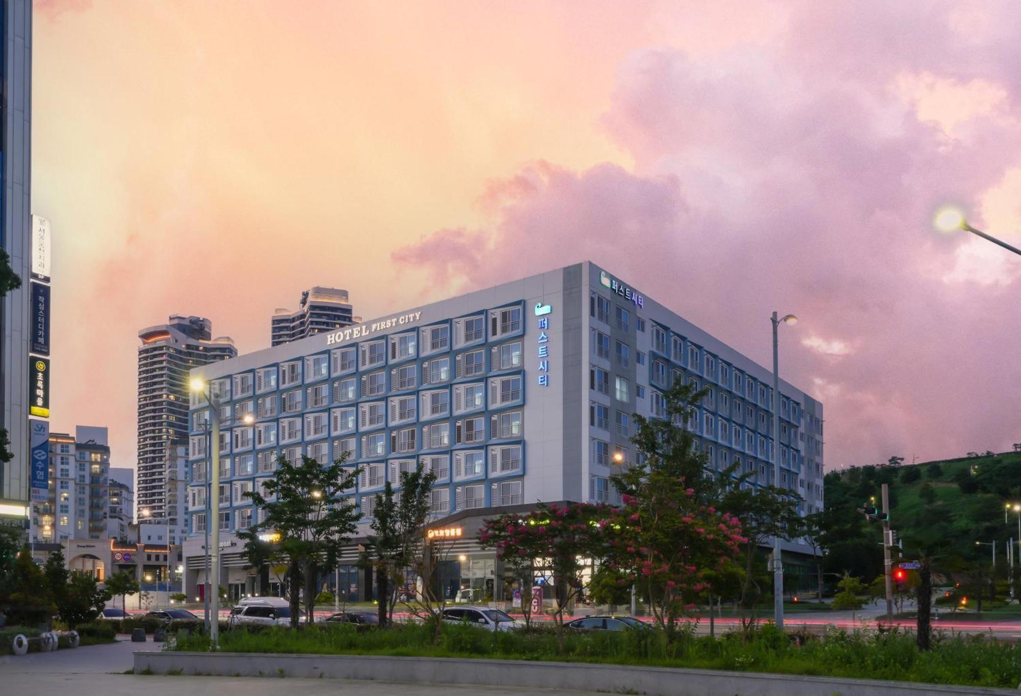 Yeosu Hotel First City Exteriér fotografie