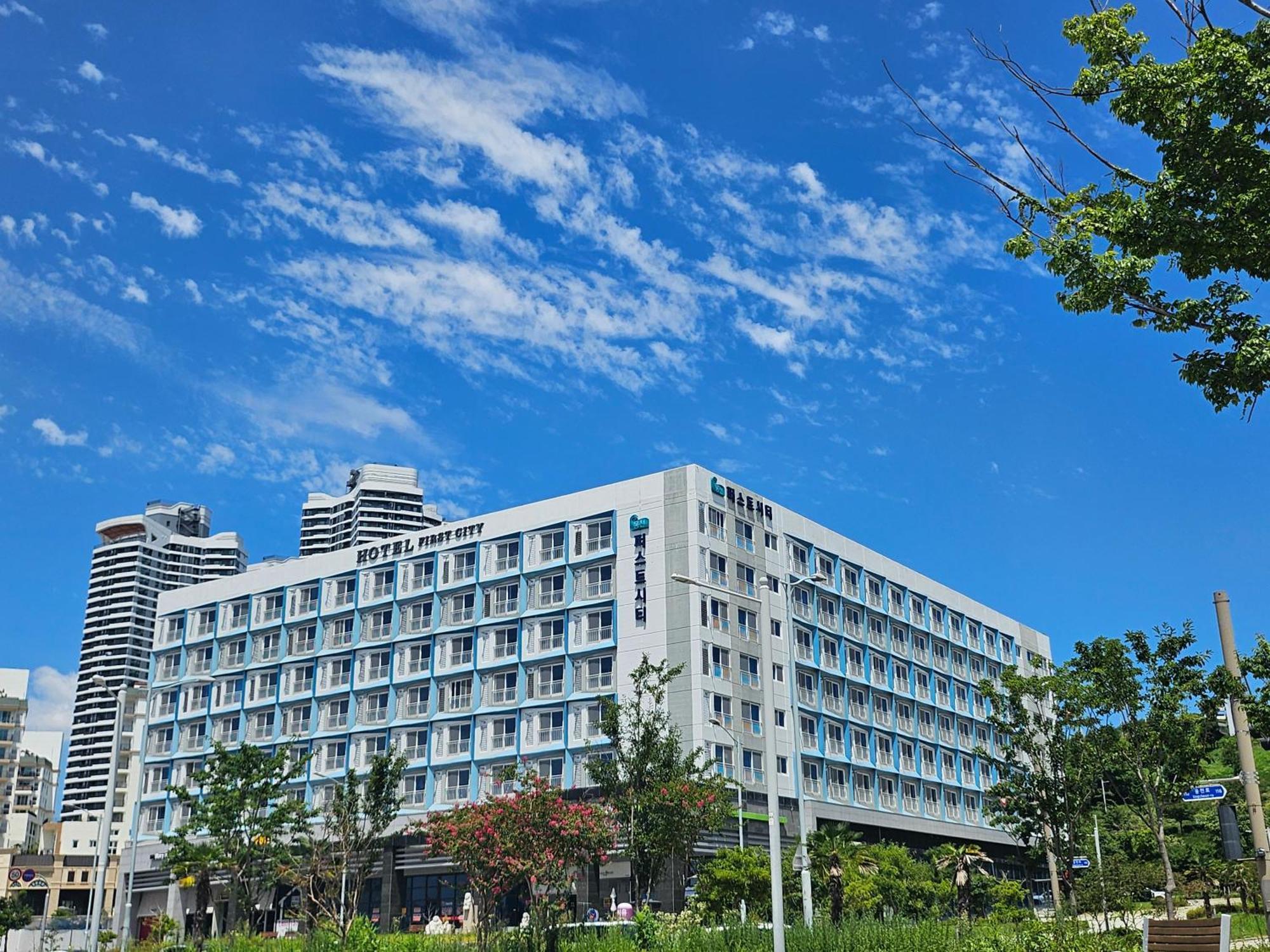 Yeosu Hotel First City Exteriér fotografie